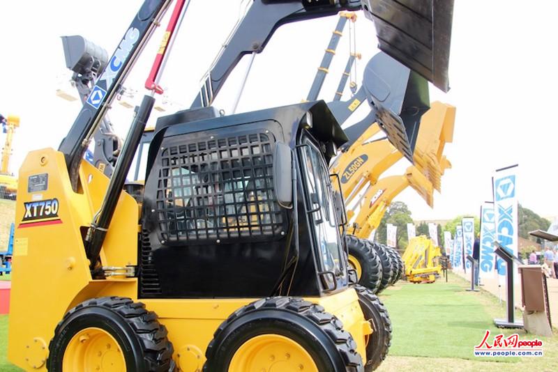 9��15�գ��Ϸǡ����������̻�еչ��Լ����˹����չ���Ŀ�Ļ��ͼΪ�й���ҵ��һչ���У��ھ�������ؼ����ݡ������� �Ž�� ��