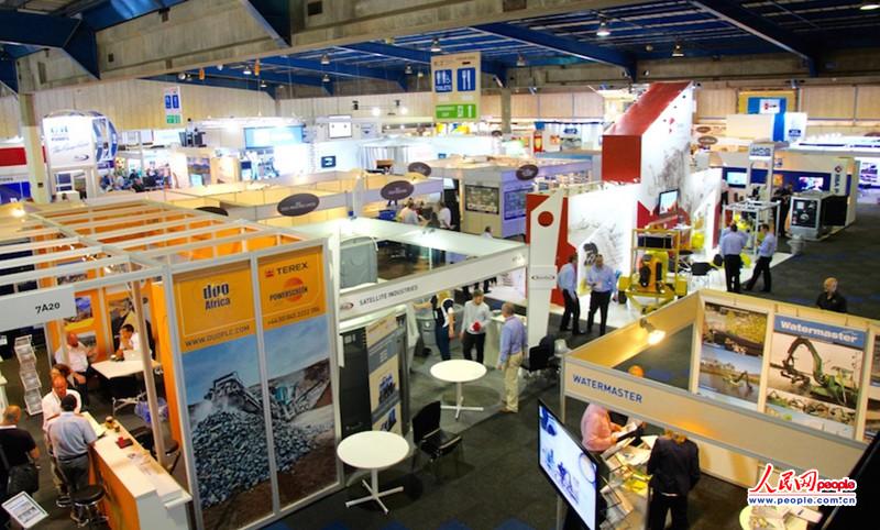 9��15�գ��Ϸǡ����������̻�еչ��Լ����˹����չ���Ŀ�Ļ��ͼΪ�й���ҵ��һչ���У��ھ�������ؼ����ݡ������� �Ž�� ��